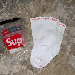 Hanes Supreme White Casual Socks